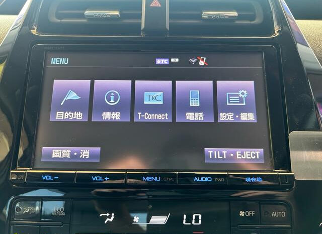 
								TOYOTA PRIUS 2018 PEARL full									