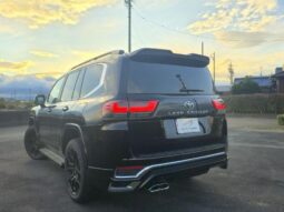 
										TOYOTA LAND CRUISER ZX full									