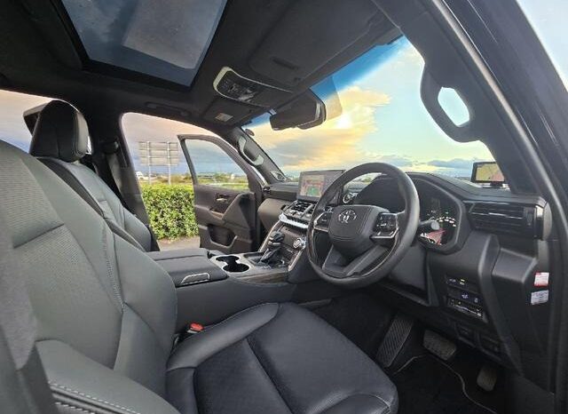 
								TOYOTA LAND CRUISER ZX full									