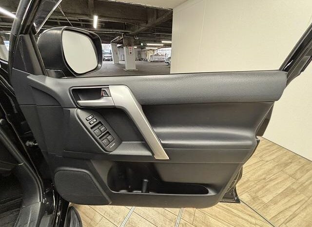 
								TOYOTA LAND CRUISER PRADO TX L full									