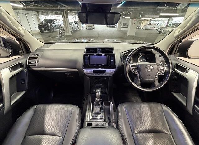 
								TOYOTA LAND CRUISER PRADO TX L full									