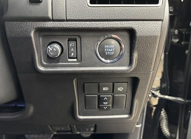 
								TOYOTA LAND CRUISER PRADO TX L full									