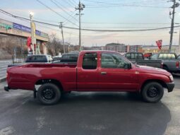 
										TOYOTA HILUX SPORTS PICK UP EXTRA CAB | RED | 2002 full									