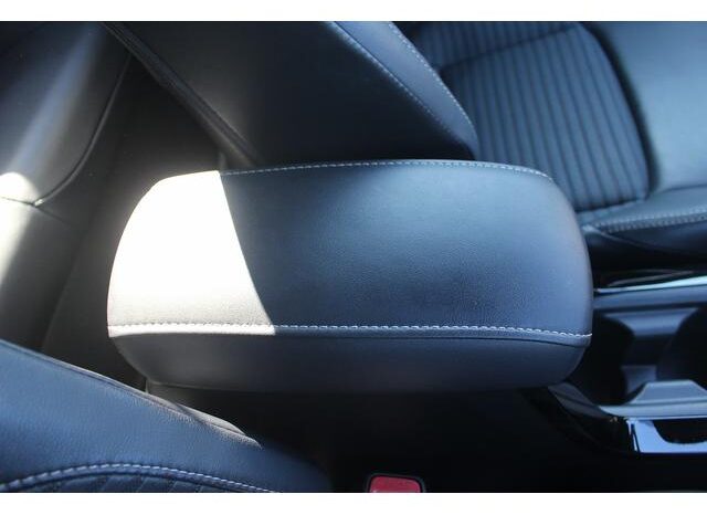 
								TOYOTA COROLLA HYBRID WxB | WHITE | 2023 full									