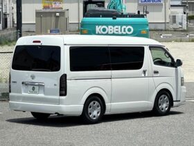TOYOTA HIACE  2011 PEARL WHITE