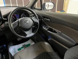 
										TOYOTA C HR 2020 PEARL Hybrid full									