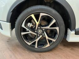 
										TOYOTA C HR 2020 PEARL Hybrid full									