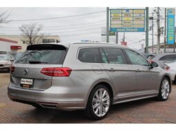 VOLKSWAGEN PASSAT 2019 SILVER